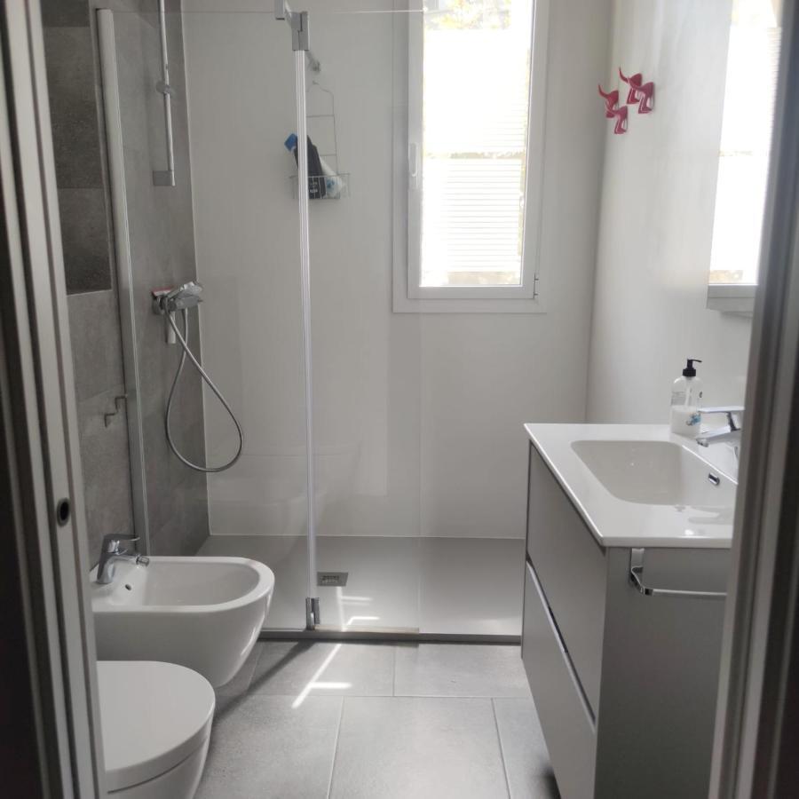 Apartment Close To The Beach With Free Parking Badalona Exterior photo